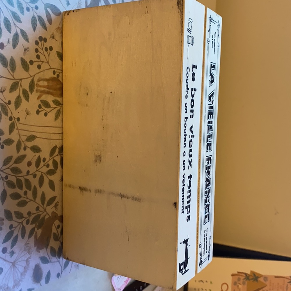 Box - Picture 4 of 4